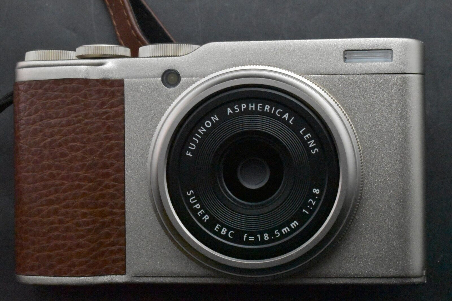Fujifilm Fuji XF10 XF-10 Gold Compact Digital Camera JAPAN [NEAR MINT] #5262