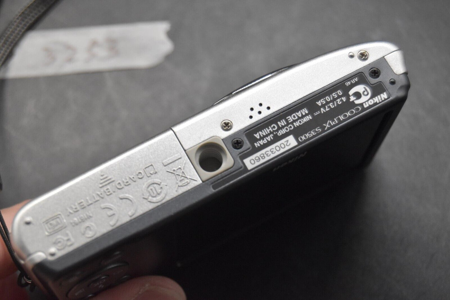 Nikon COOLPIX S3500 Silver 20.0MP Compact Digital Camera From JAPAN 【MINT-】3253