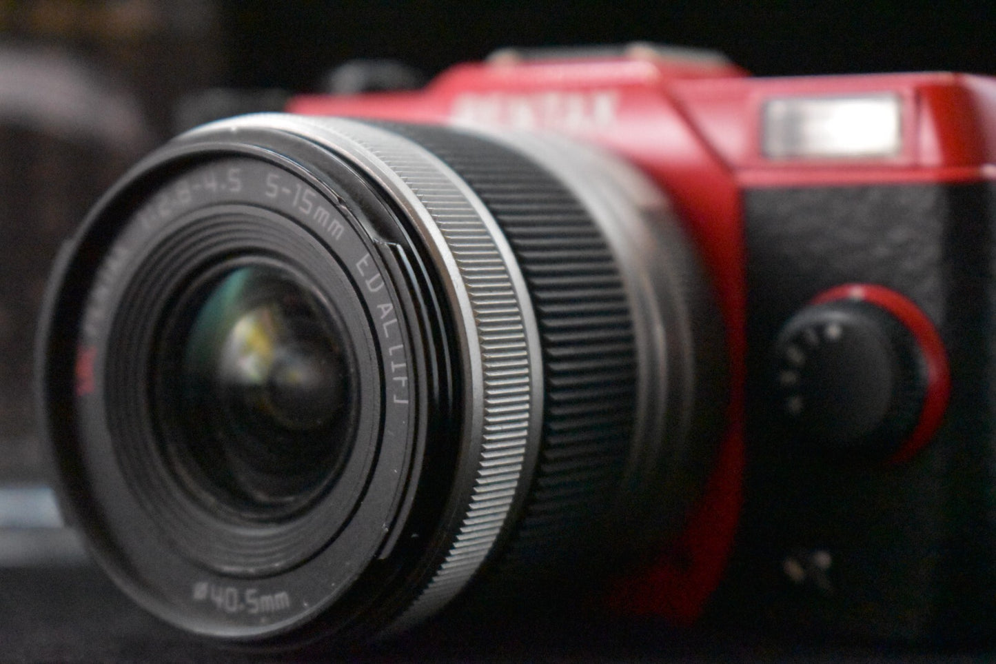 [1 Yr warranty] PENTAX Q10 Mirrorless Digital Camera Red with Lens 6215