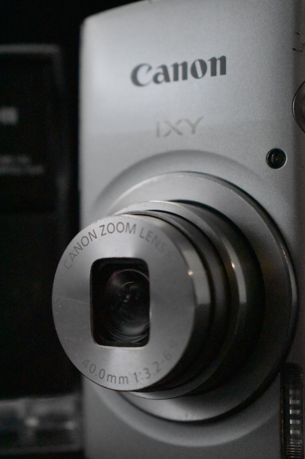 [1 Yr warranty] Canon PowerShot IXY 200 ELPH 185 Digital Camera 8x Zoom 6303