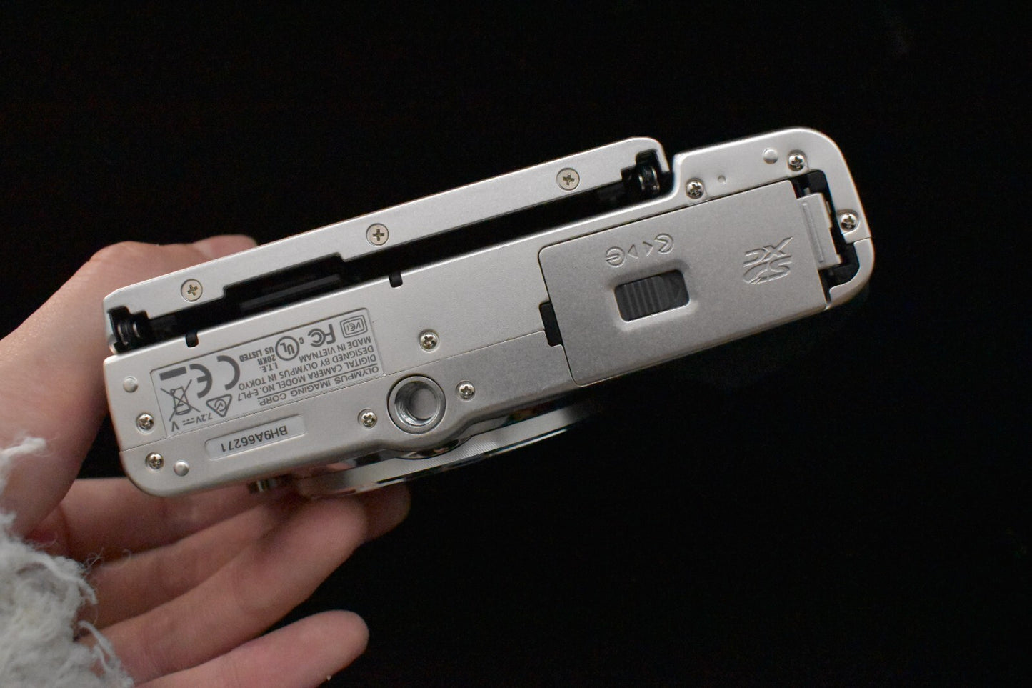[1 Yr Warranty] Olympus PEN E-PL7 Digital Camera Silver with 14-42mm Lens 6717