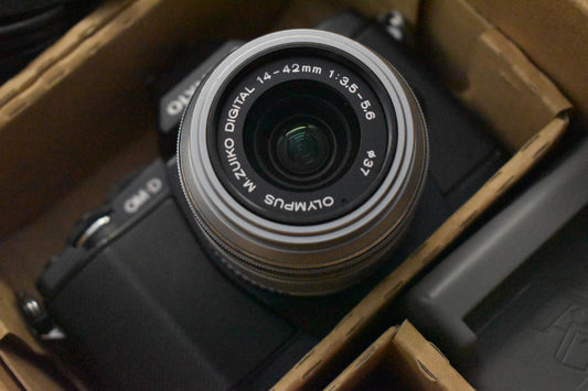 [1 Yr warranty] Olympus OM-D E-M5 Mirrorless Digital Camera with Lens Black 6683