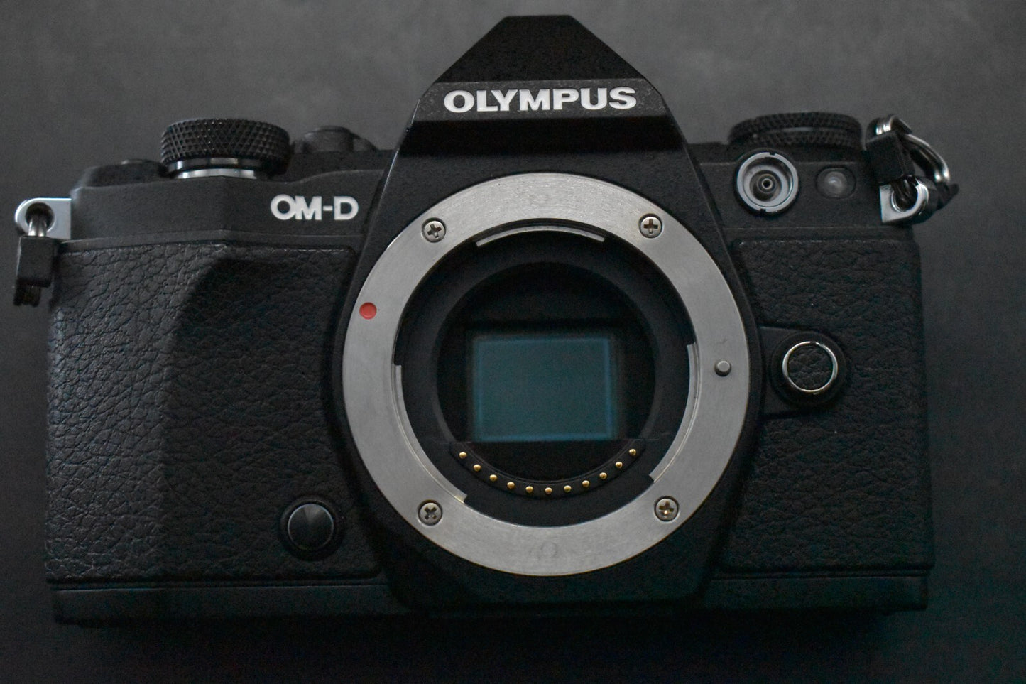 [1 Yr Warranty] Olympus OM-D E-M5 Mark II 16.1MP Digital SLR Camera Black 6361