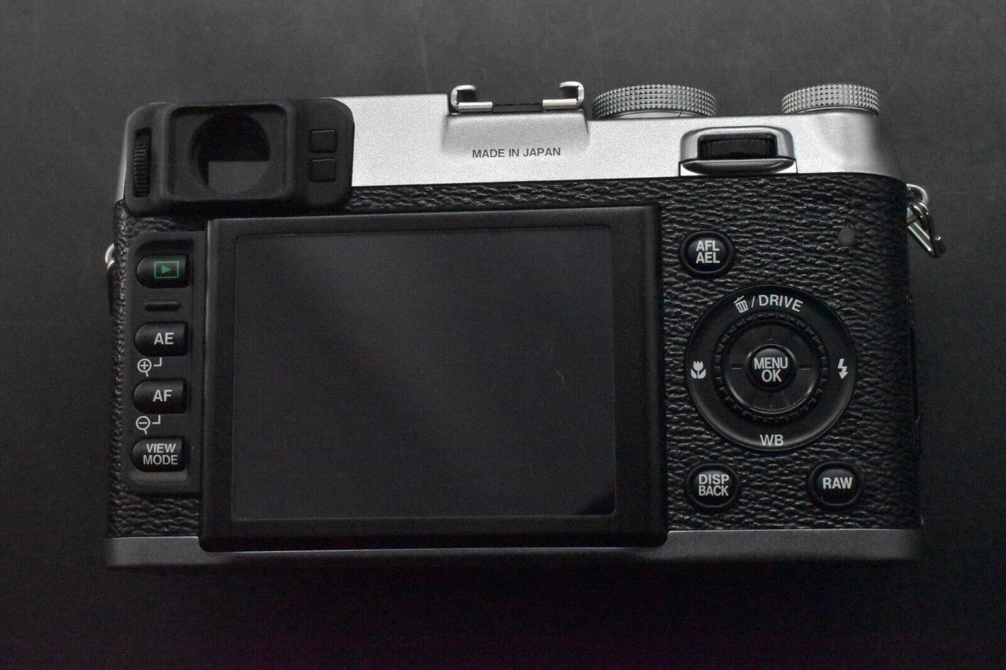 Fujifilm FinePix X Series X100 12.3MP Silver Digital Camera JAPAN [MINT- ] 5273