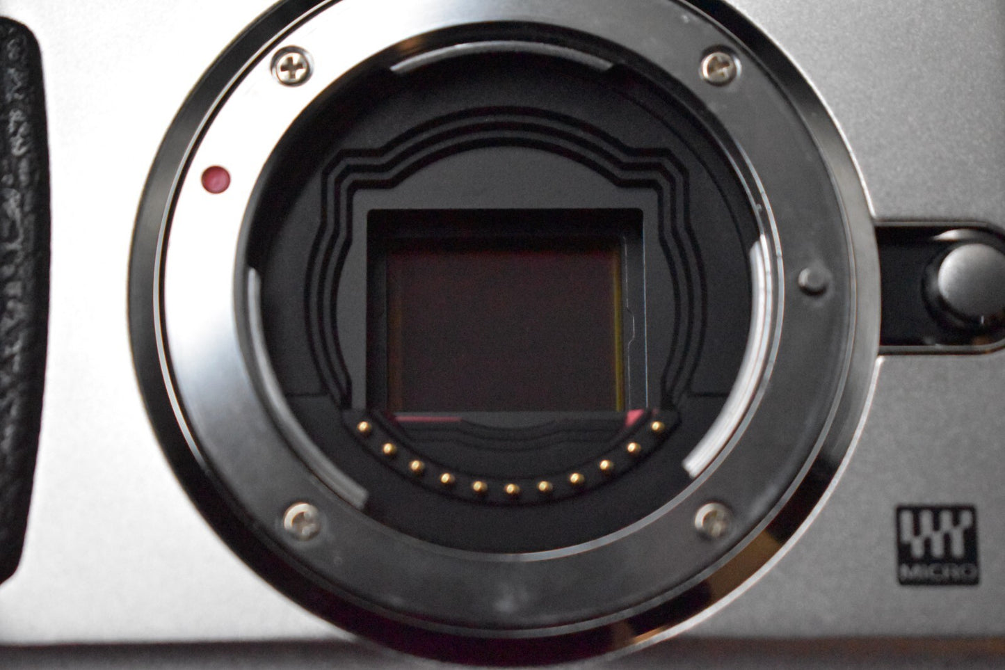 [1 Yr Warranty] Olympus PEN E-PL2 Digital Camera Body with Lens Silver 6075