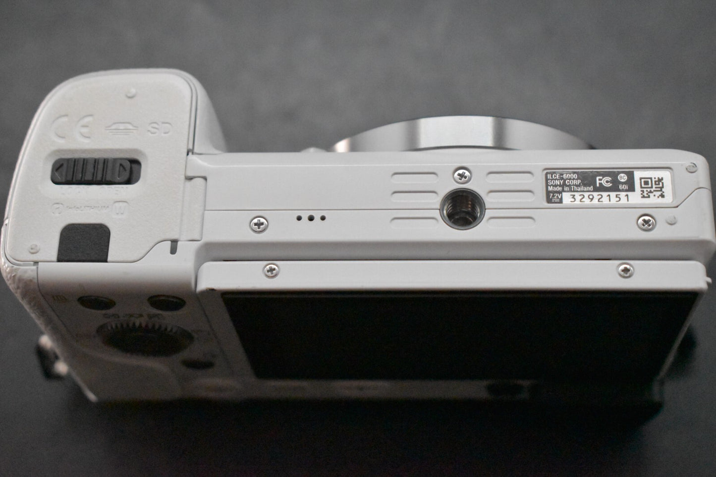 [1 Yr warranty] Sony alpha a6000 Digital Mirrorless Camera with Lens White 6603