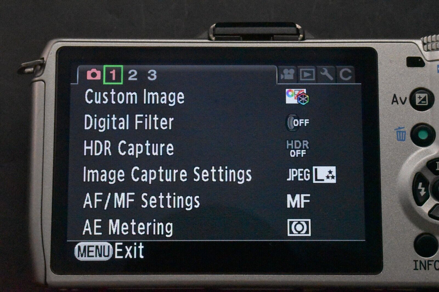 Pentax Q7 Silver Digital Mirrorless camera with 5-15mm Lens [N MINT SC 990] 5316