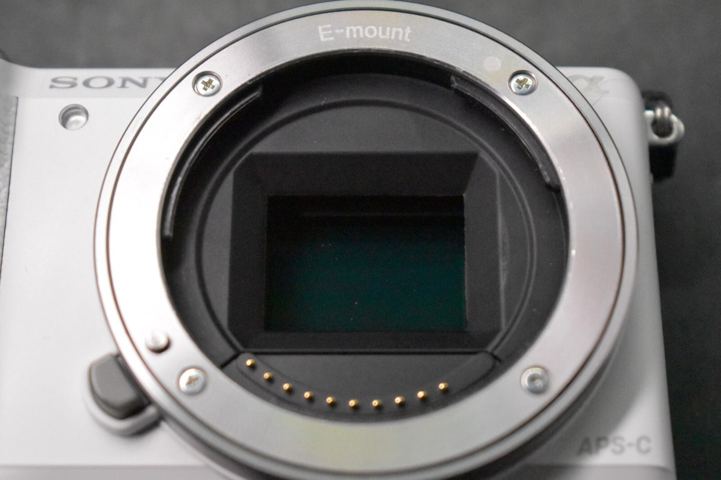 [1 Yr Warranty] Sony Alpha a5100 Mirrorless Digital Camera with Lens White 6514