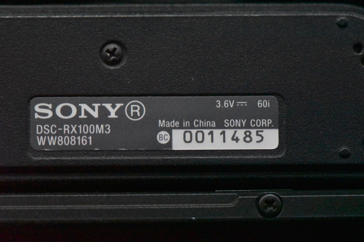 [1 Yr Warranty] Sony CyberShot DSC-RX100 III M3 Point Shoot Digital Camera 6819