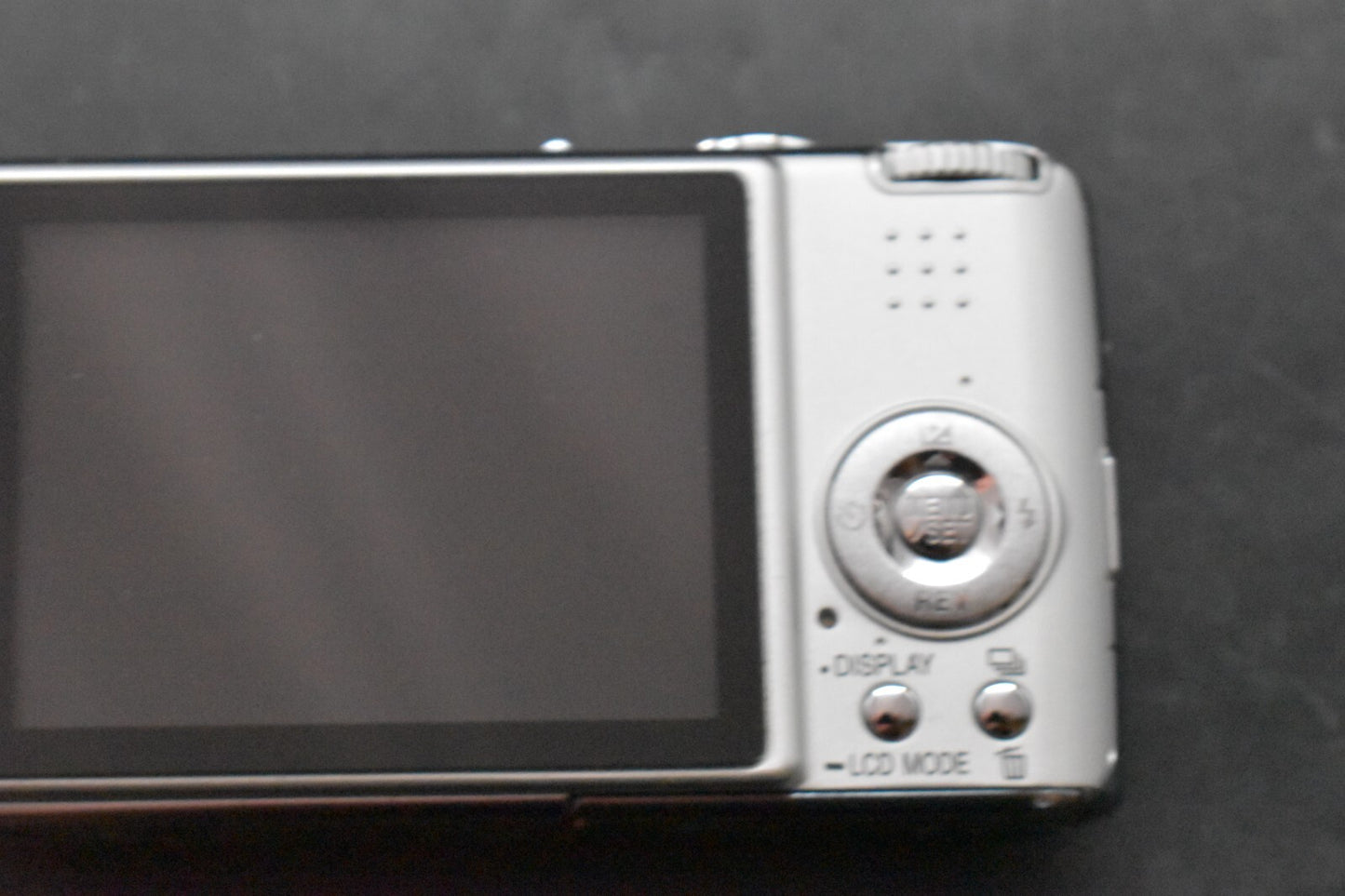 [1 Yr Warranty] Panasonic Lumix DMC-FX07 Compact Digital Camera Silver 6413