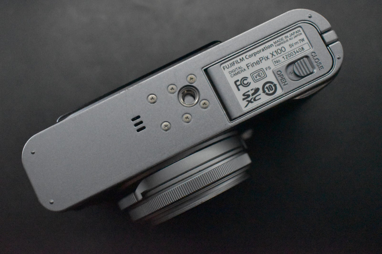 [1 Yr Warranty] Fujifilm X100 FinePix X Series 12.3MP Silver Digital Camera 6531