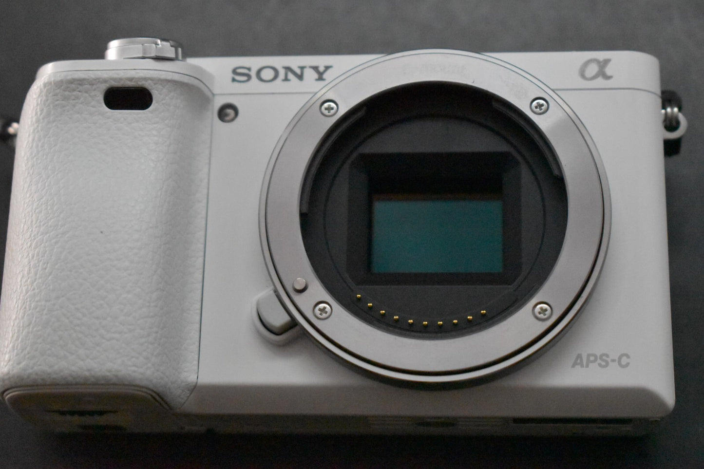 [1 Yr warranty] Sony alpha a6000 Digital Mirrorless Camera with Lens White 6603