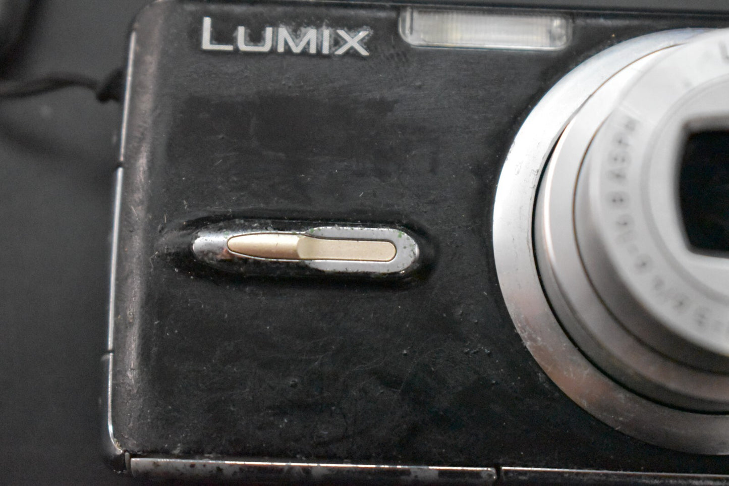 [1 Yr Warranty] Panasonic Lumix DMC-FX07 Compact Digital Camera Black 6411