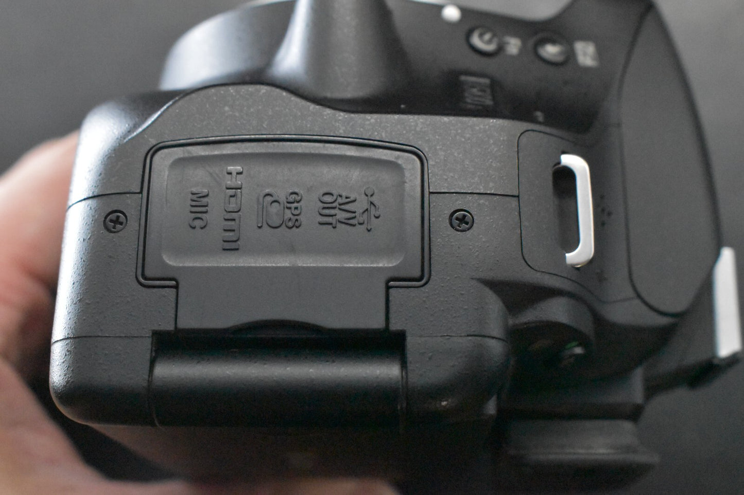 [1 Yr Warranty] Nikon D5100 16.2MP DSLR Digital Professional Camera w/ Lens 6487