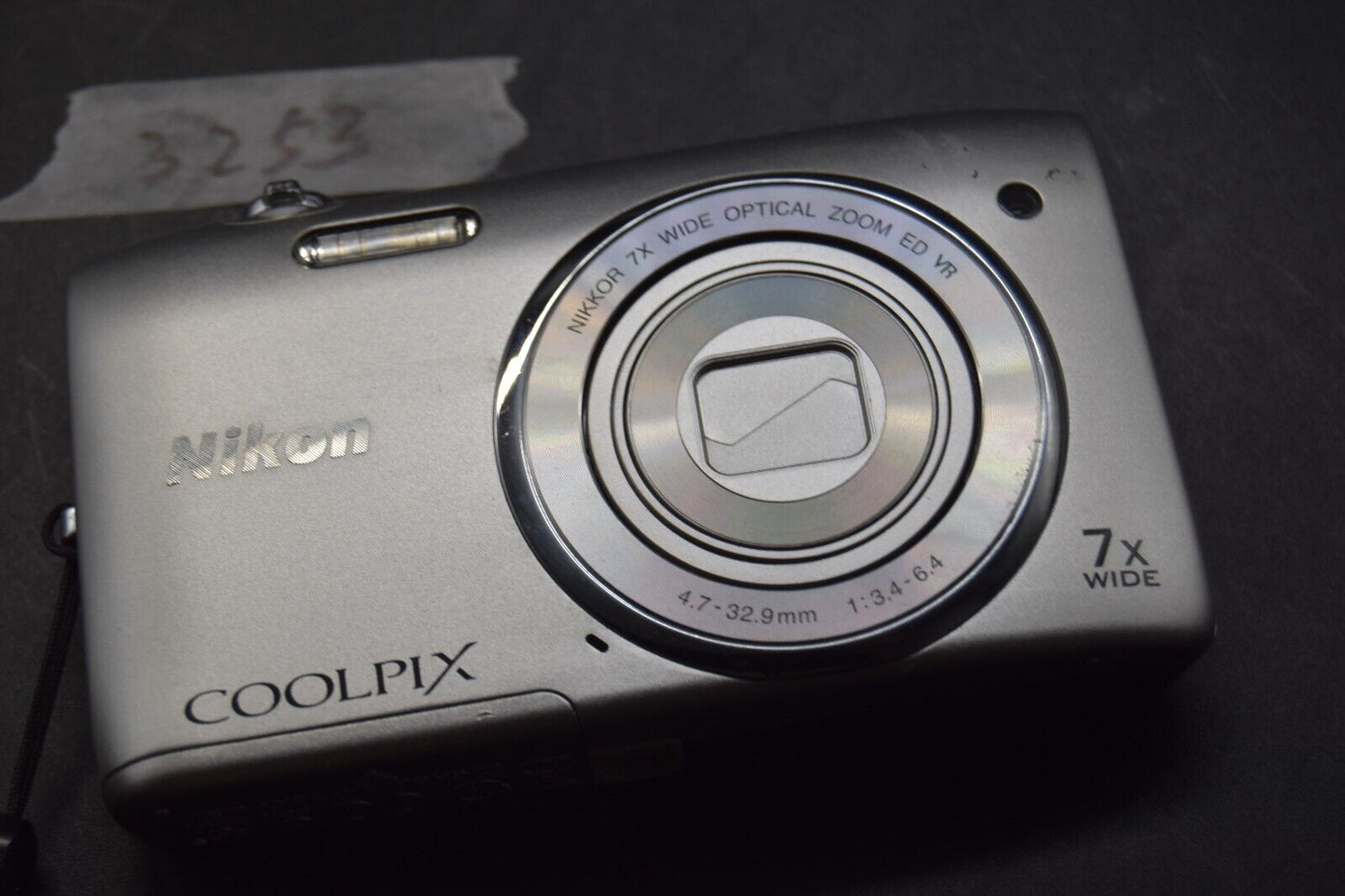 Nikon COOLPIX S3500 Silver 20.0MP Compact Digital Camera From JAPAN 【MINT-】3253
