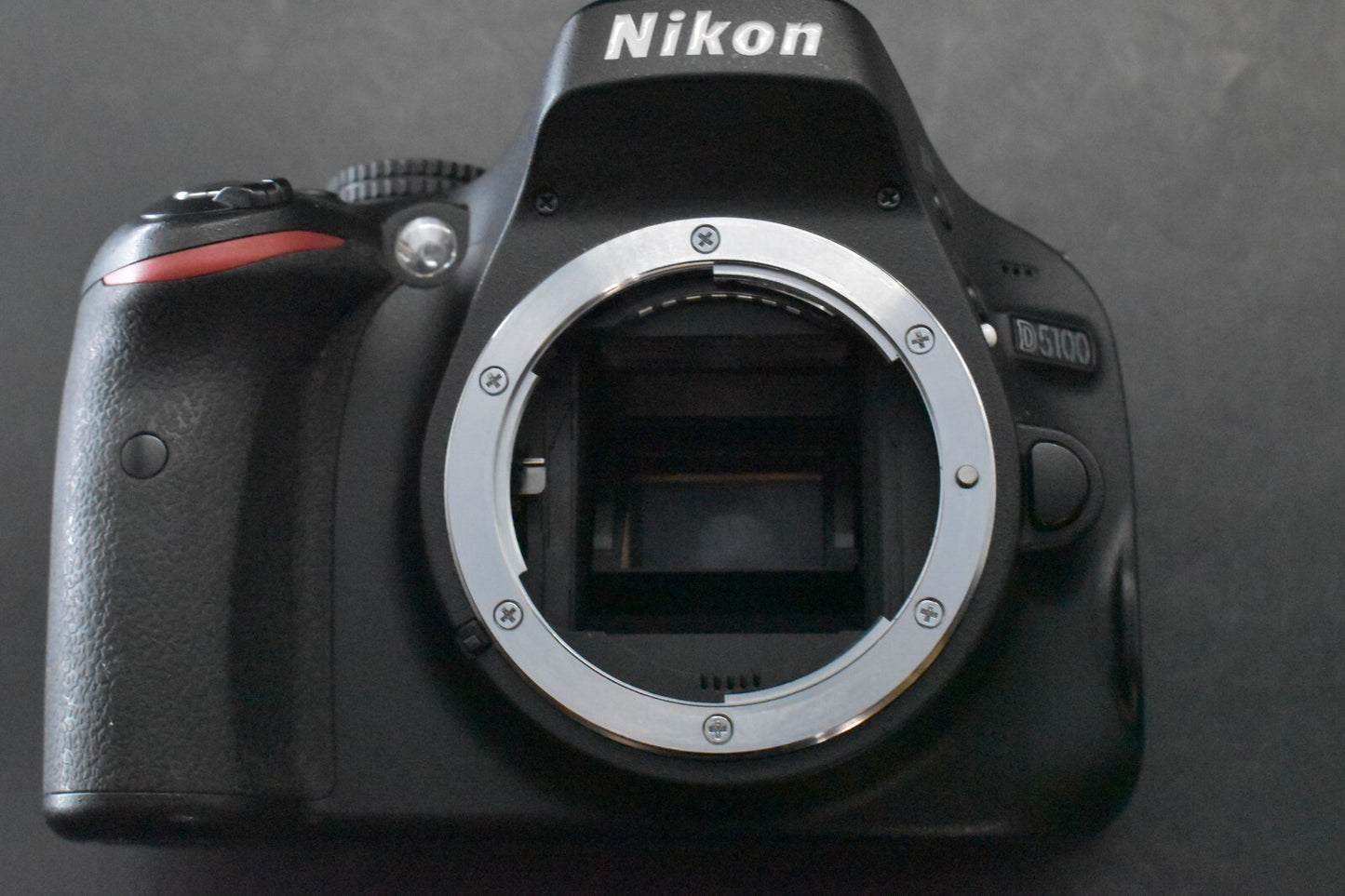 [1 Yr Warranty] Nikon D5100 16.2MP DSLR Digital Professional Camera w/ Lens 6487
