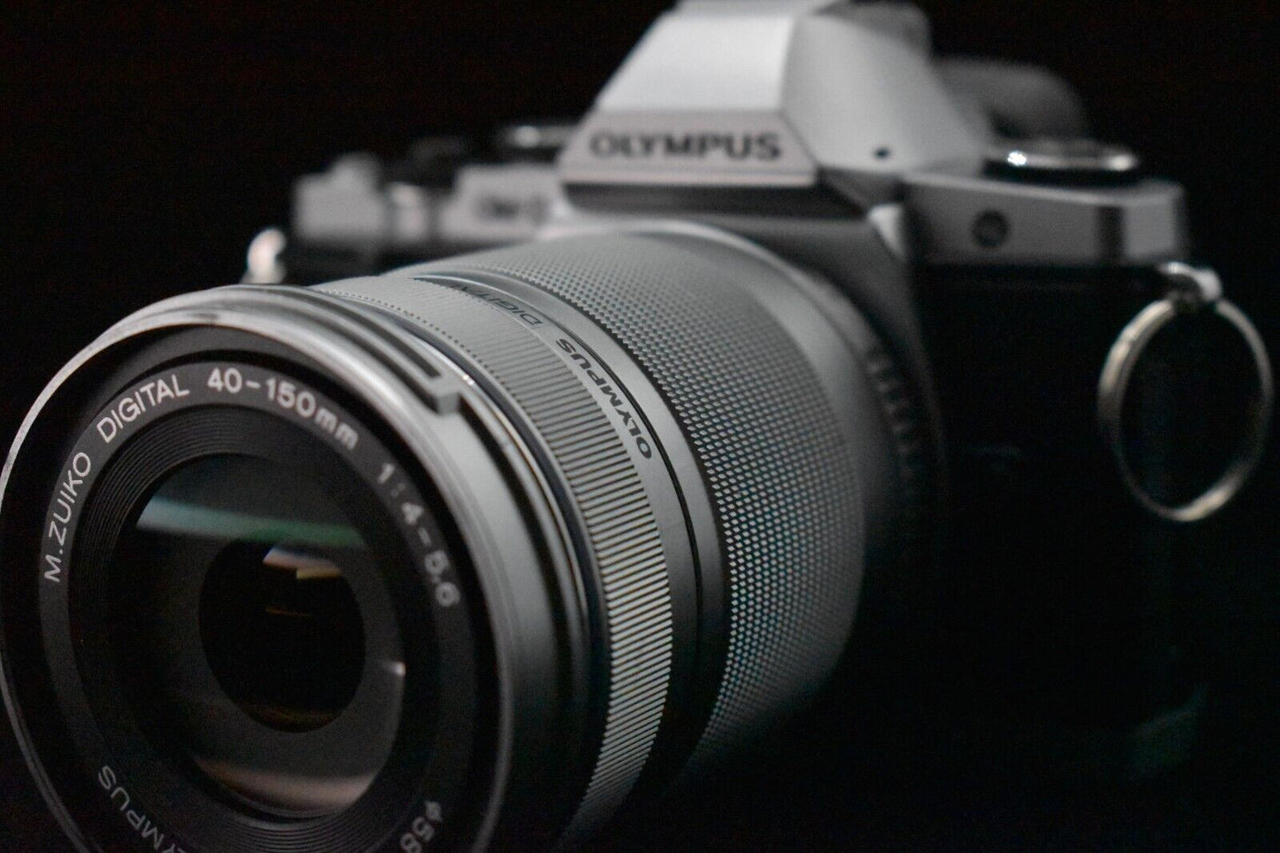 [1 Yr Warranty] Olympus OMD E-M5 Mirrorless Digital Camera with Lens Silver 5830