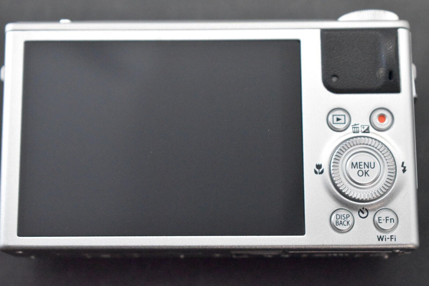 [1 Yr warranty] Fujifilm XQ1 Compact Digital Camera Point and Shoot Silver 5706
