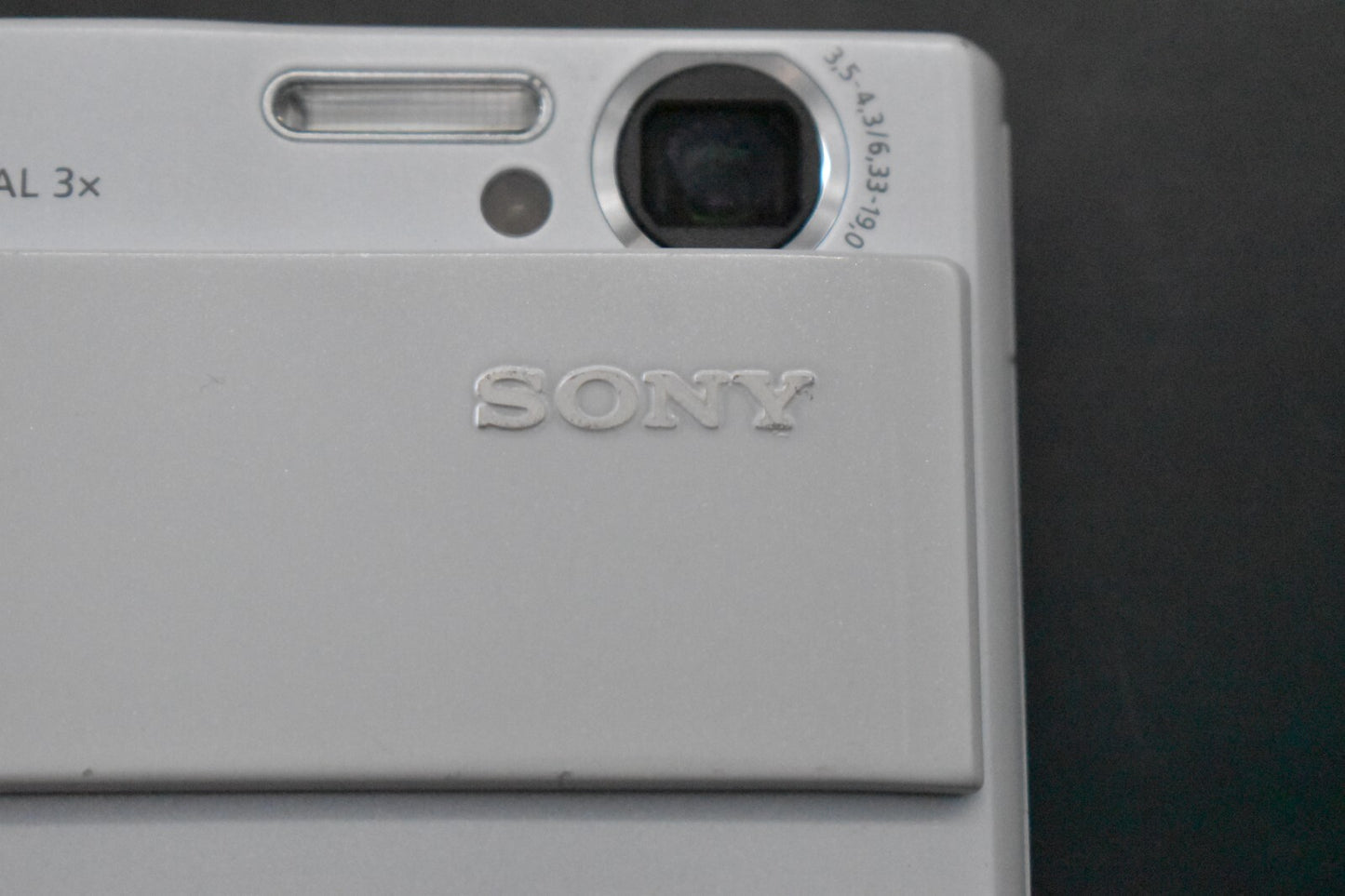 [1 Yr Warranty] SONY Cyber Shot DSC-T10 White Compact Digital Camera 6278
