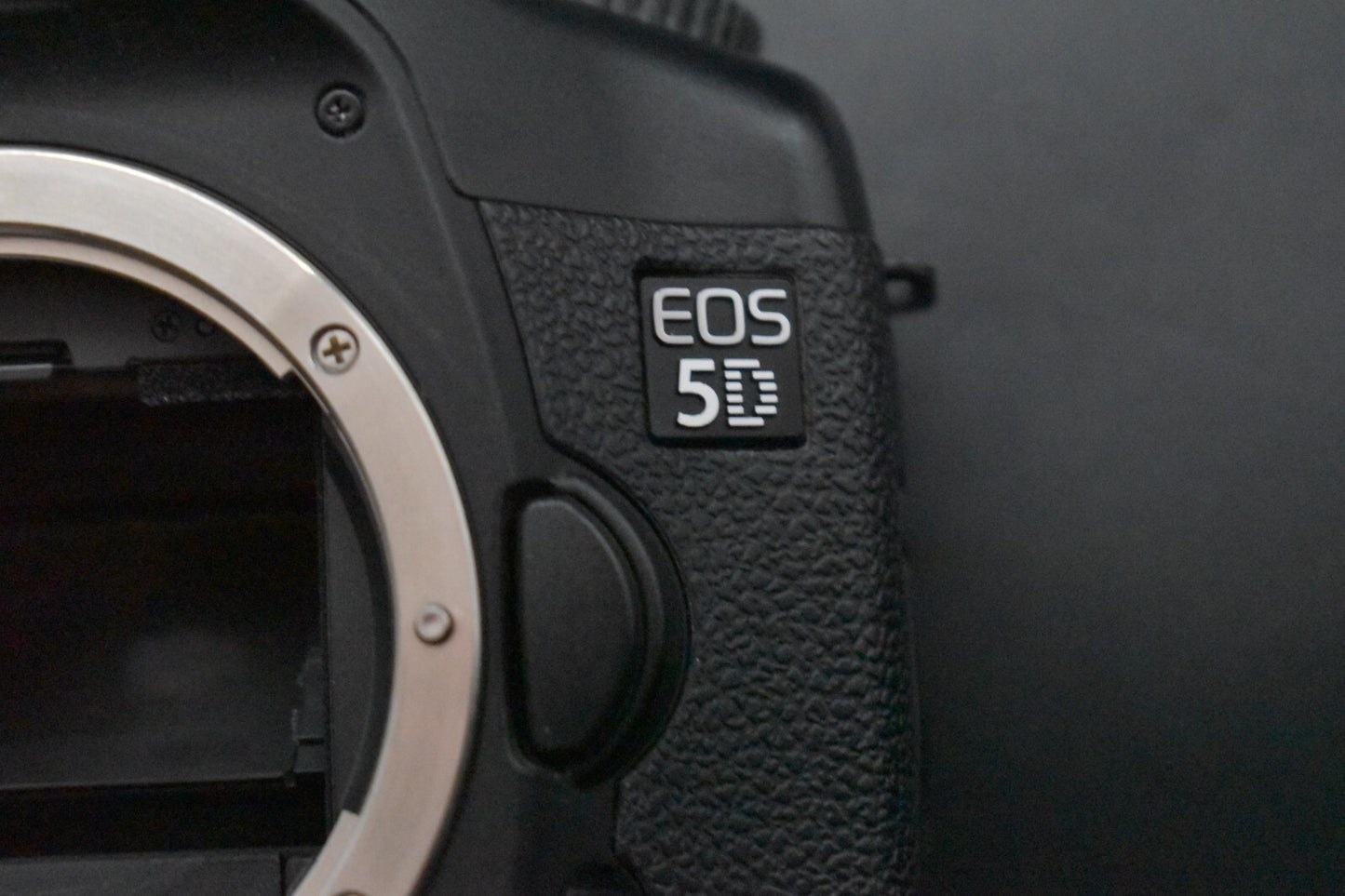 [1 Yr Warranty] Canon EOS 5D Digital SLR Full Frame Camera Body Only 6576