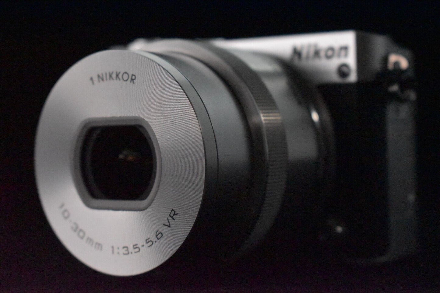 Nikon 1 J5 DSLR Mirrorless Digital Camera with Lens Silver [MINT- SC 1069] 5389