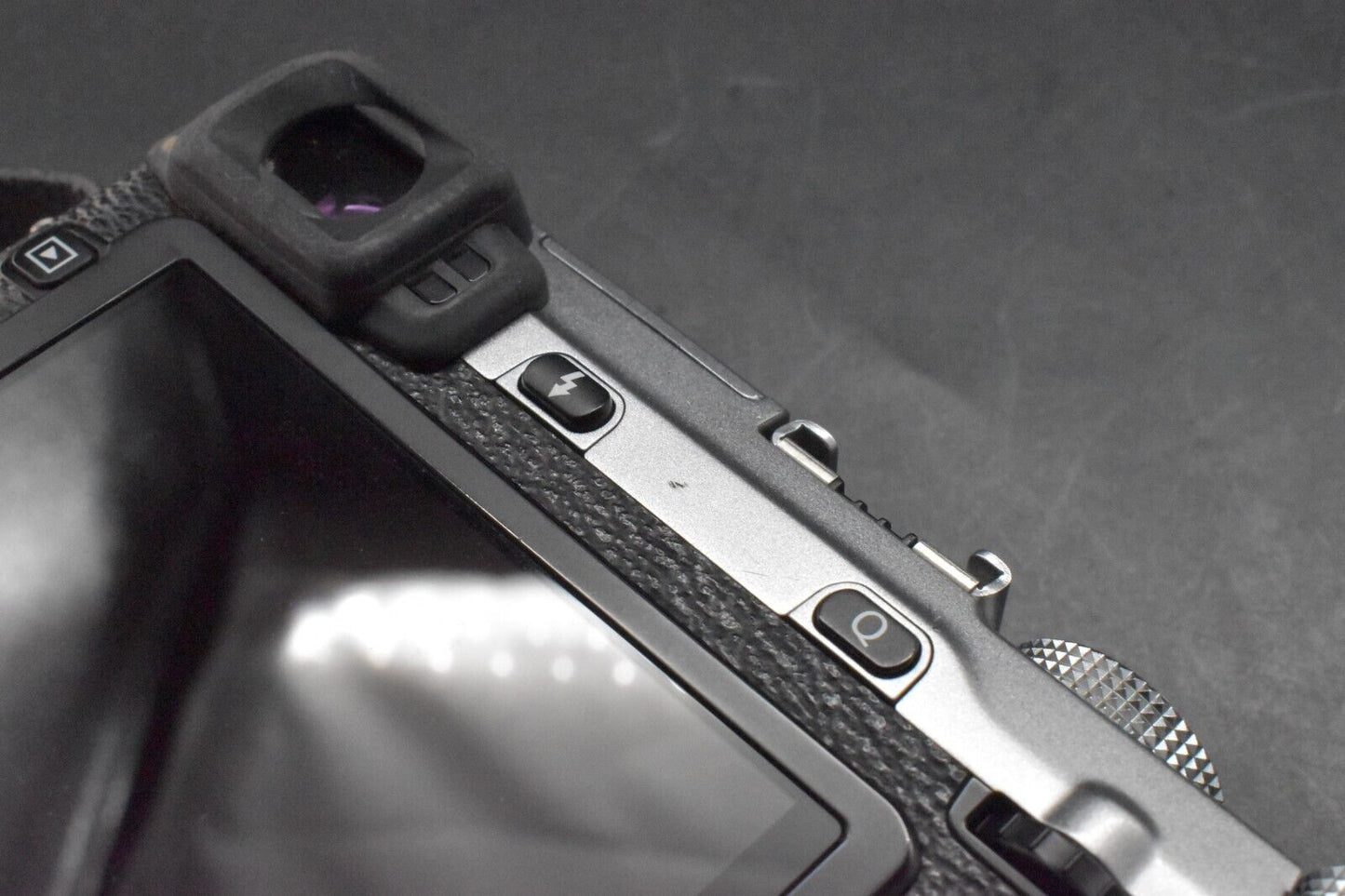 Fotocamera digitale mirrorless Fujifilm Fuji X-E2 argento usata [QUASI NUOVA]...
