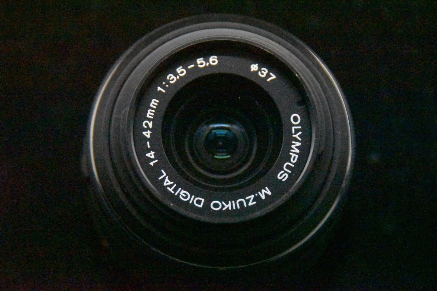 [1 Yr Warranty] Olympus OMD E-M5 Mirrorless Digital Camera with Lens Silver 5830