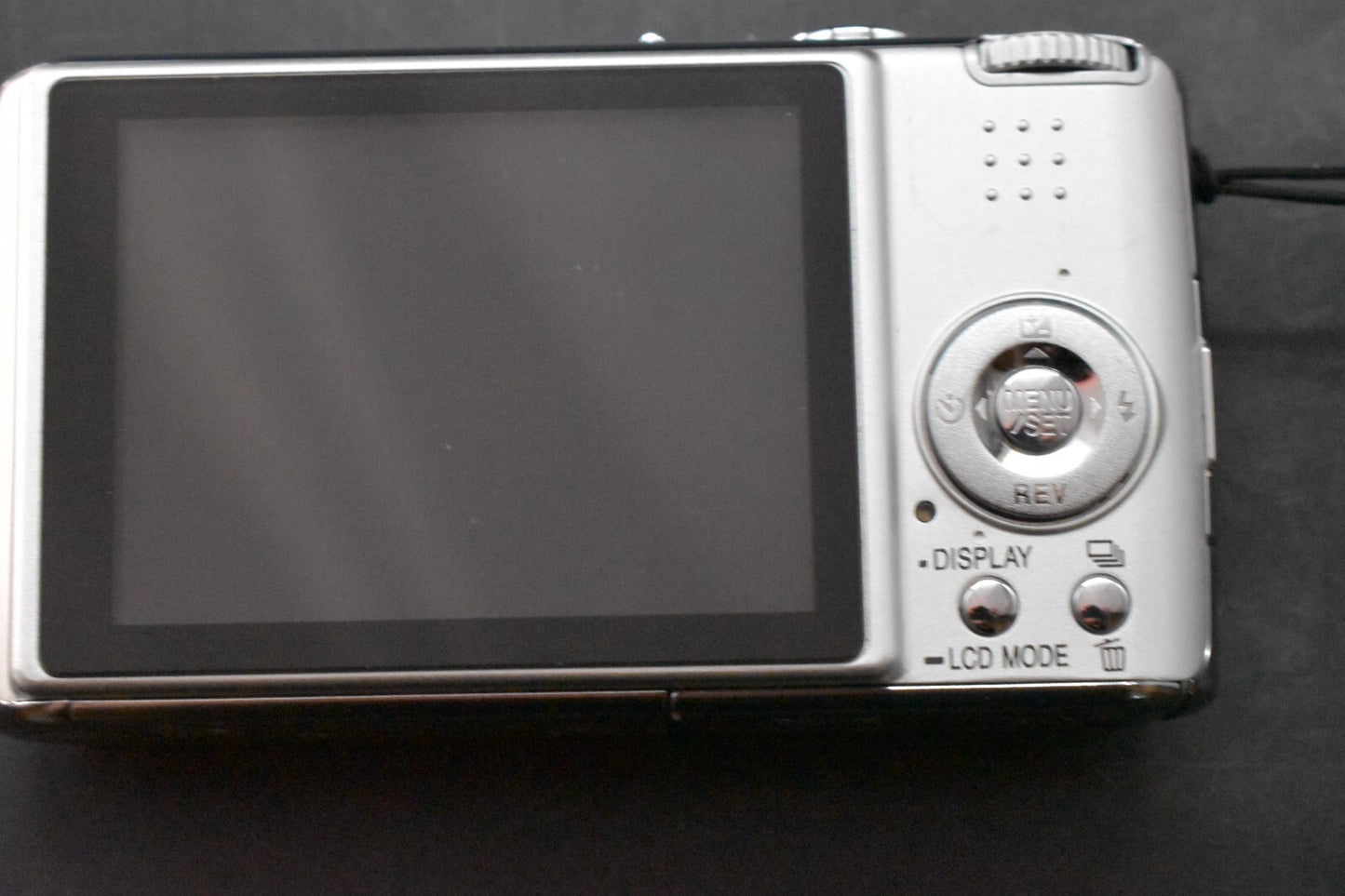 [1 Yr Warranty] Panasonic Lumix DMC-FX07 Compact Digital Camera Silver 6431