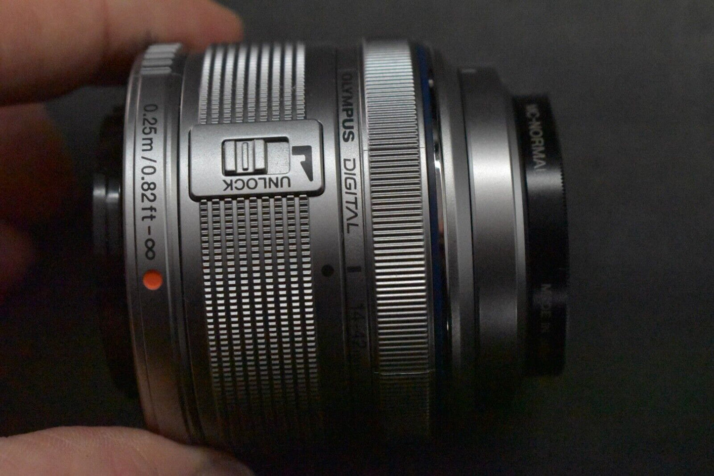 [1 Yr Warranty] Olympus Pen Lite E-PL6 16.0MP Body Silver with 2 Lenses 5833