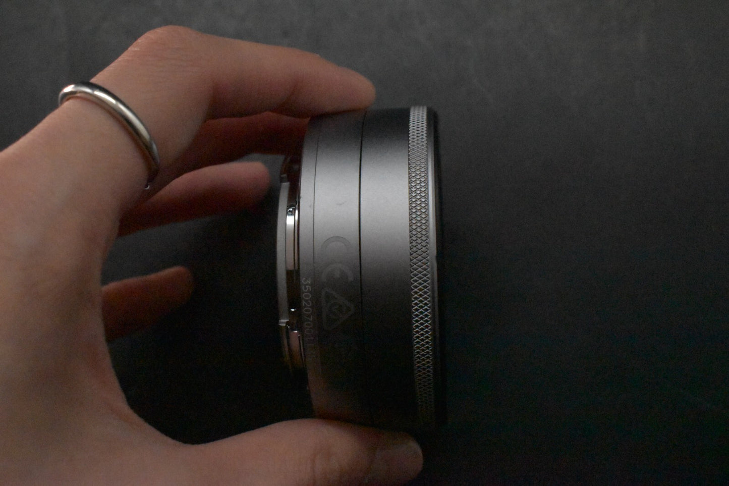 [1 Yr Warranty] Canon EF-M 22mm f/2 STM Lens for EOS M EF-M Mount Silver 6461