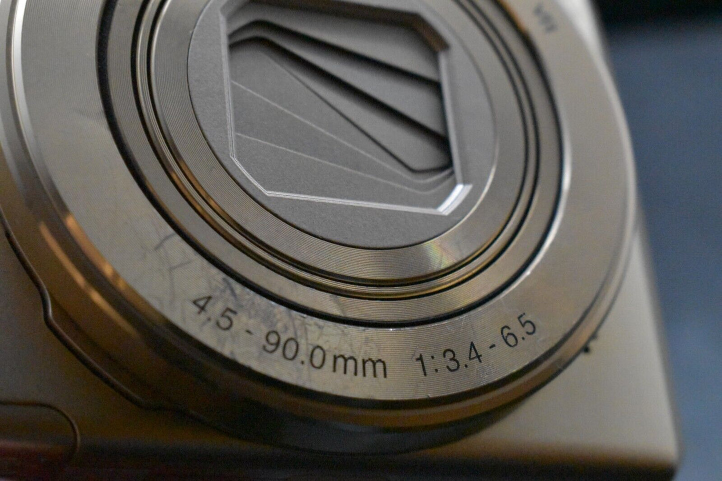 Nikon COOLPIX S7000 oro 16,0 MP 20x fotocamera digitale compatta GIAPPONE [MI...