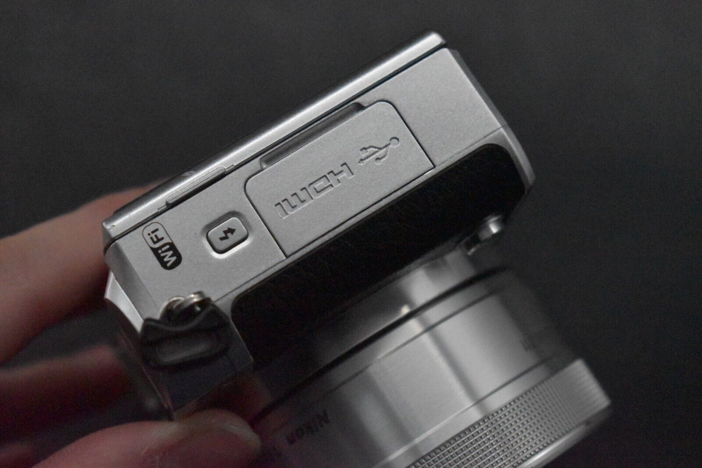 Nikon 1 J5 DSLR Mirrorless Digital Camera with Lens Silver [MINT- SC 1069] 5389