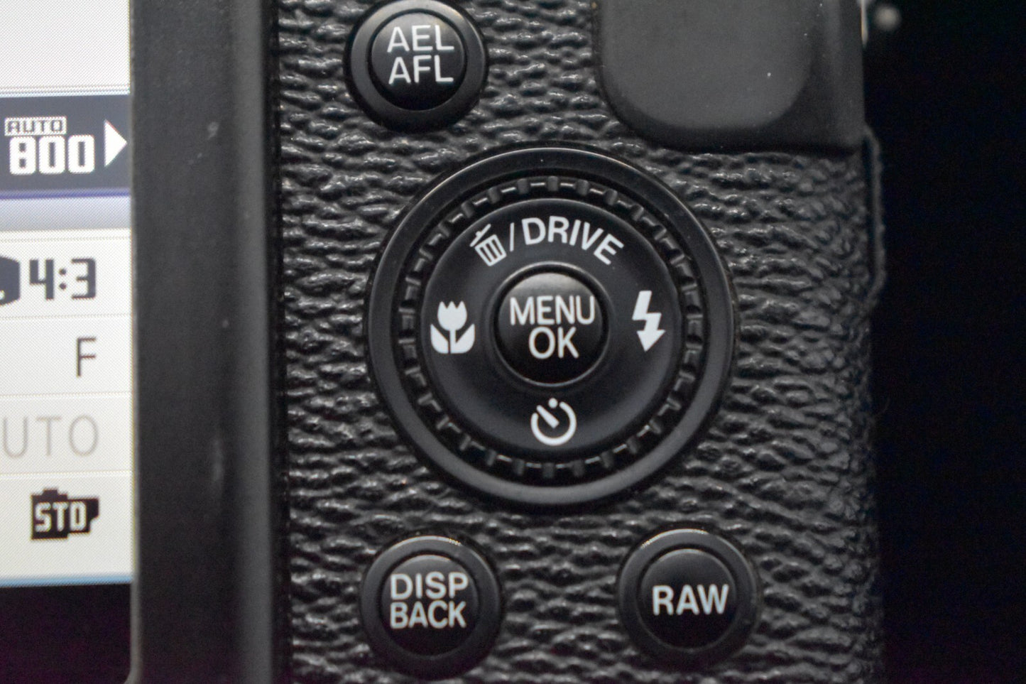 [1 Yr Warranty] Fujifilm X10 Black pPoint and Shoot Compact Digital Camera 6676