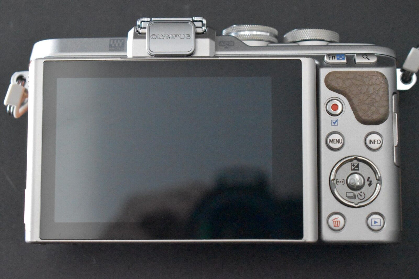 Olympus E-PL8 16.1MP Digital Camera 14-42mm 40-150mm Lens JAPAN [MINT SC6816]357