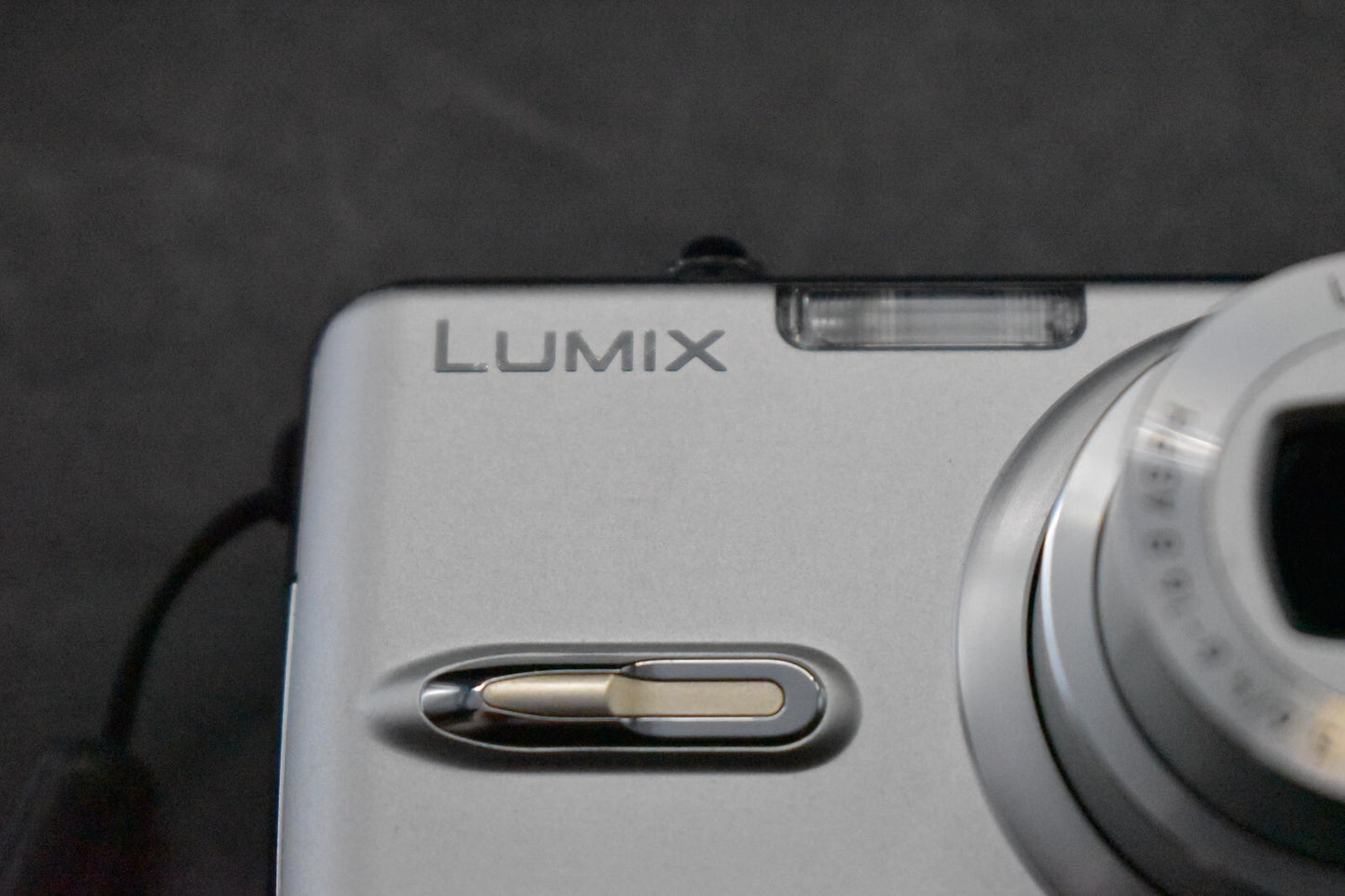 [1 Yr Warranty] Panasonic Lumix DMC-FX07 Compact Digital Camera Silver 6438