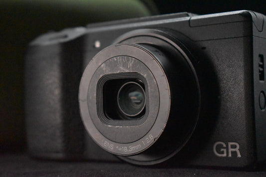 [1 Yr warranty] RICOH GR II 16.2 MP Compact Digital Video Camera 6571