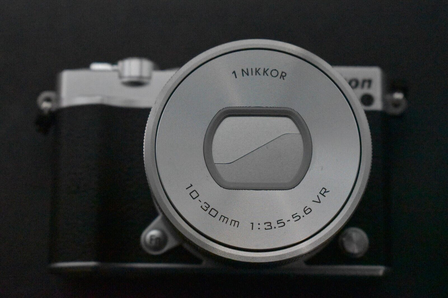 Nikon 1 J5 DSLR Mirrorless Digital Camera with Lens Silver [MINT- SC 1069] 5389
