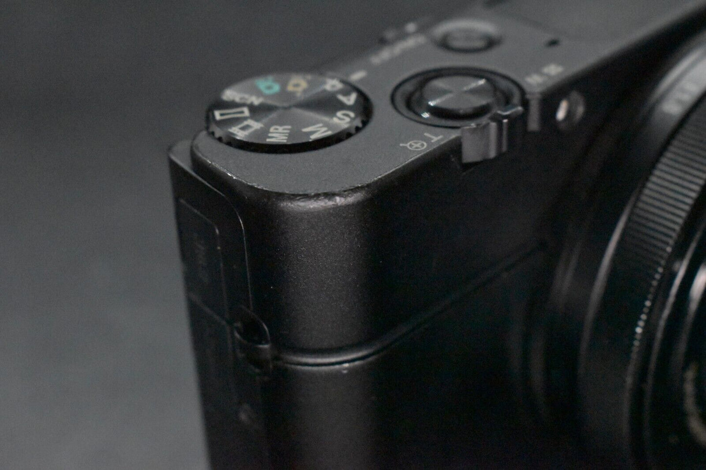 [1 Yr Warranty] Sony CyberShot DSC-RX100 III M3 Point Shoot Digital Camera 6819